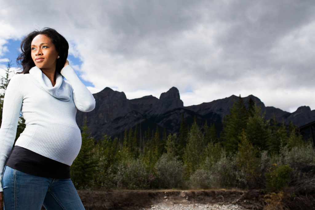 Maternity photos in Canmore
